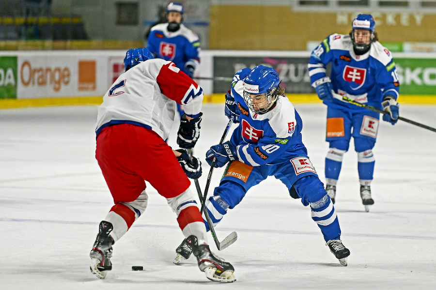 Slovenskí hokejisti odohrali dva