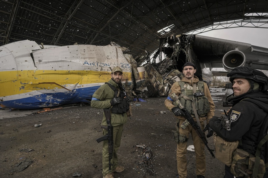 Ukrajinskí vojaci na letisku