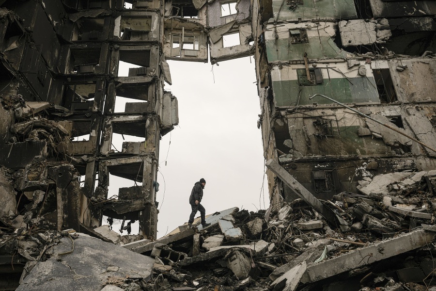 Dom zničený počas bojov medzi ukrajinskými a ruskými silami.