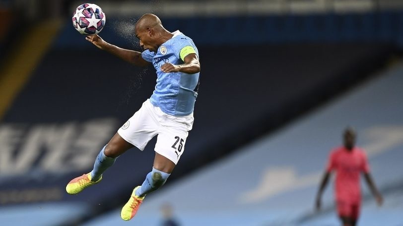 Brazílsky futbalista Fernandinho nepredĺži