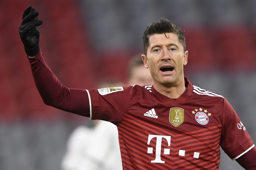 Na snímke Robert Lewandowski.