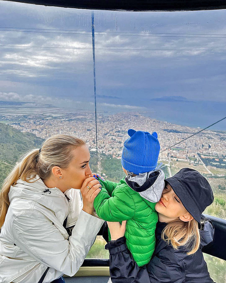 Barbora Krajčírová (35), moderátorka
