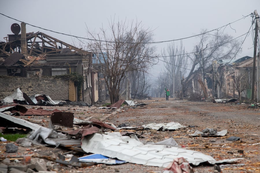 Zničené prístavné mesto Mariupol.