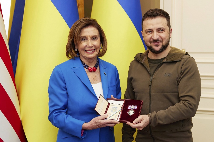 Šéfka Snemovne reprezentantov Kongresu USA Nancy Pelosiová sa v Kyjive stretla s ukrajinským prezidentom Volodymyrom Zelenským.