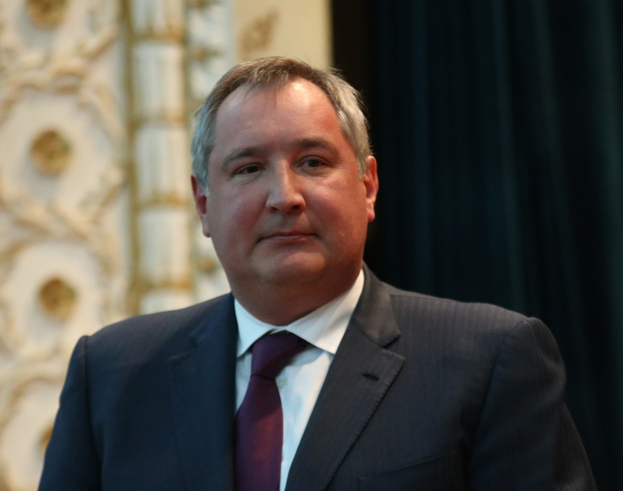 Šéf Roskosmosu Dmitrij Rogozin (58)