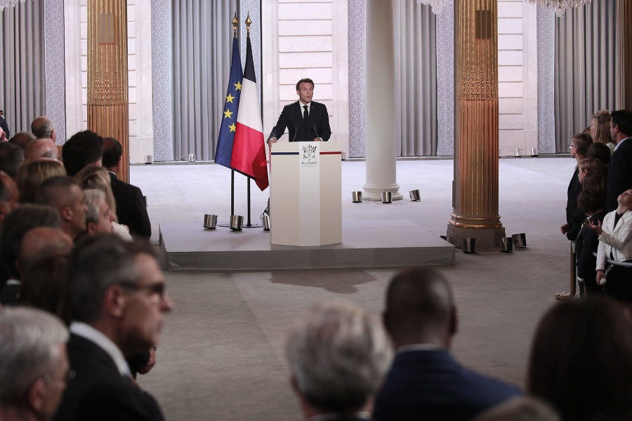 fRancúzsky prezident Emmanuel Macron