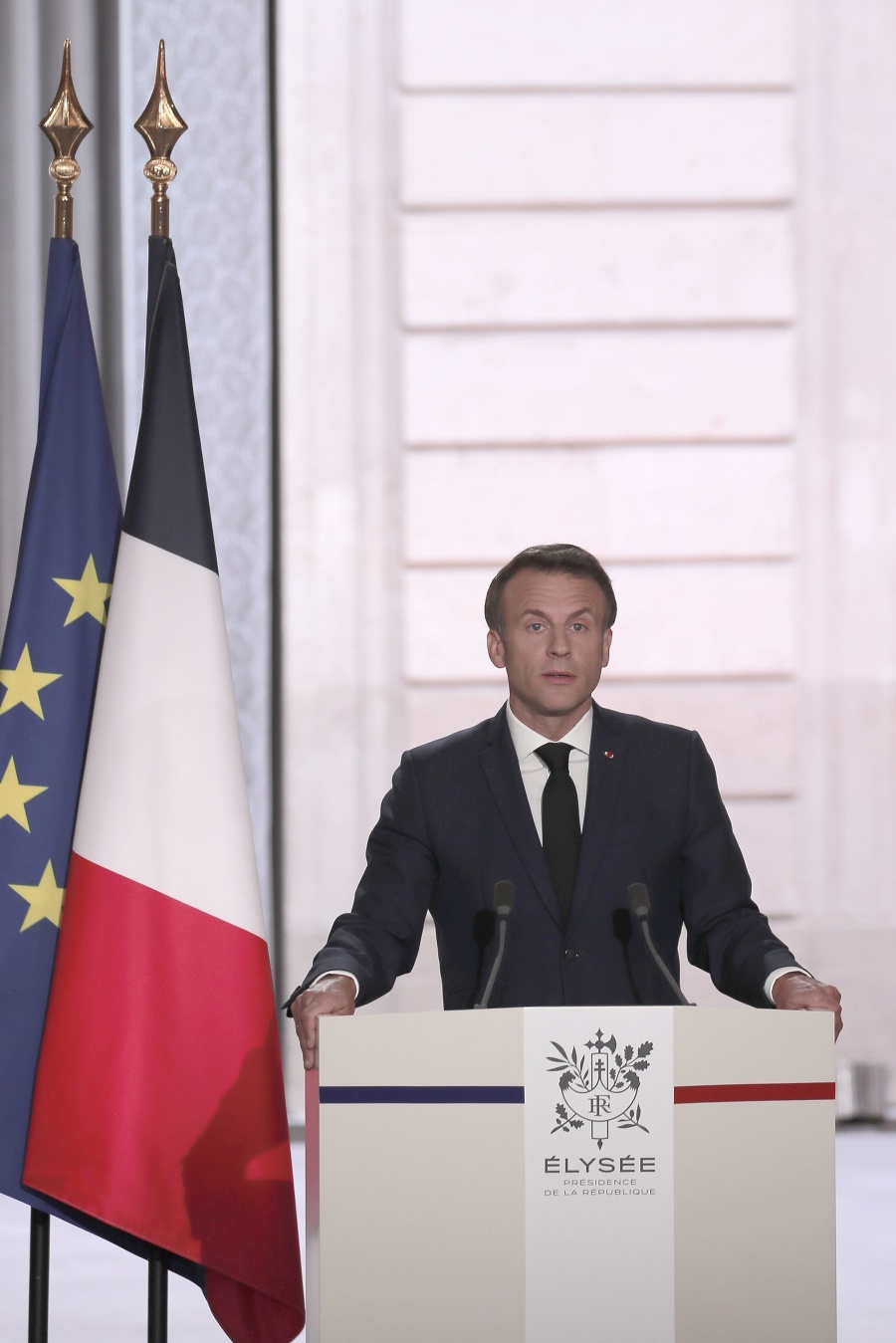 fRancúzsky prezident Emmanuel Macron