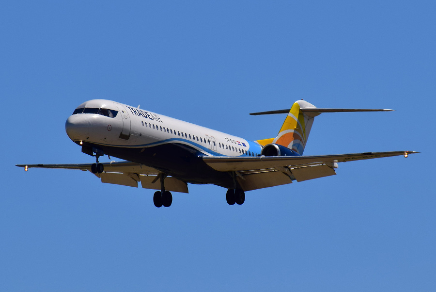 Lietadlo typu Fokker F100.