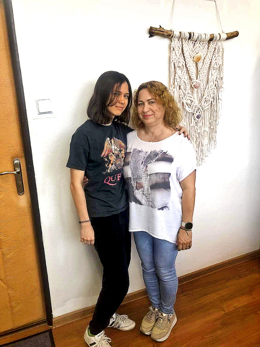 Katarína (15) s mamou