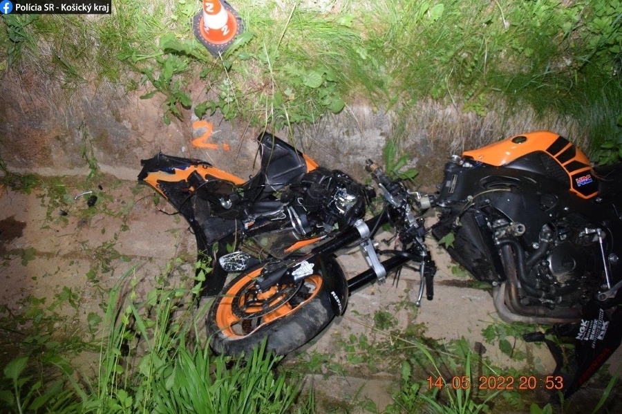 Motocyklista utrpel pri nehode