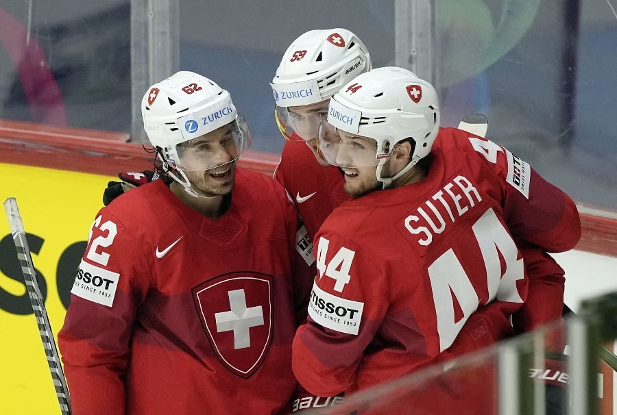 Švajčiarski hokejisti sa tešia