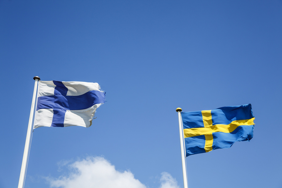 Fínsko a Švédsko oficiálne