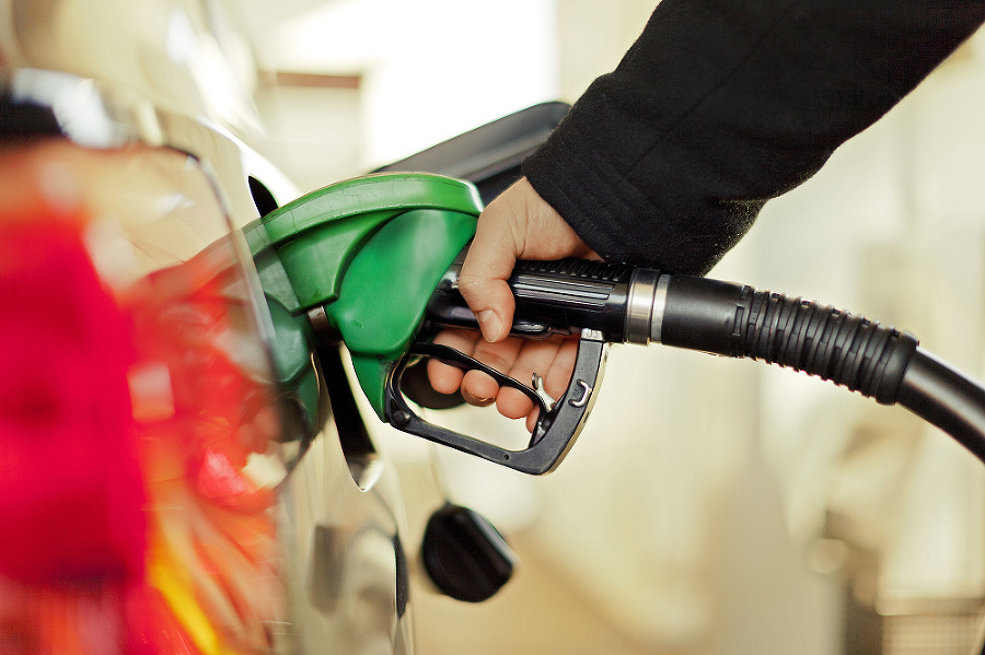 Za palivá platíme rekordne vysoké ceny.