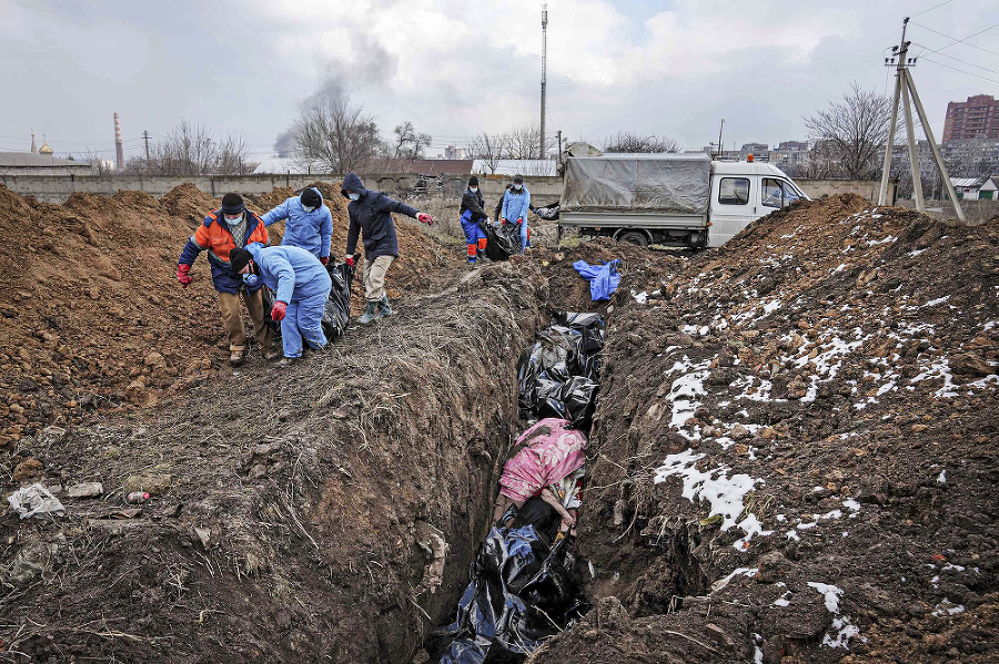 Ukrajina vybrala z hrobov