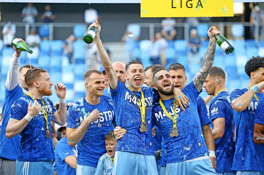 Slovanisti oslavovali majstrovský titul.