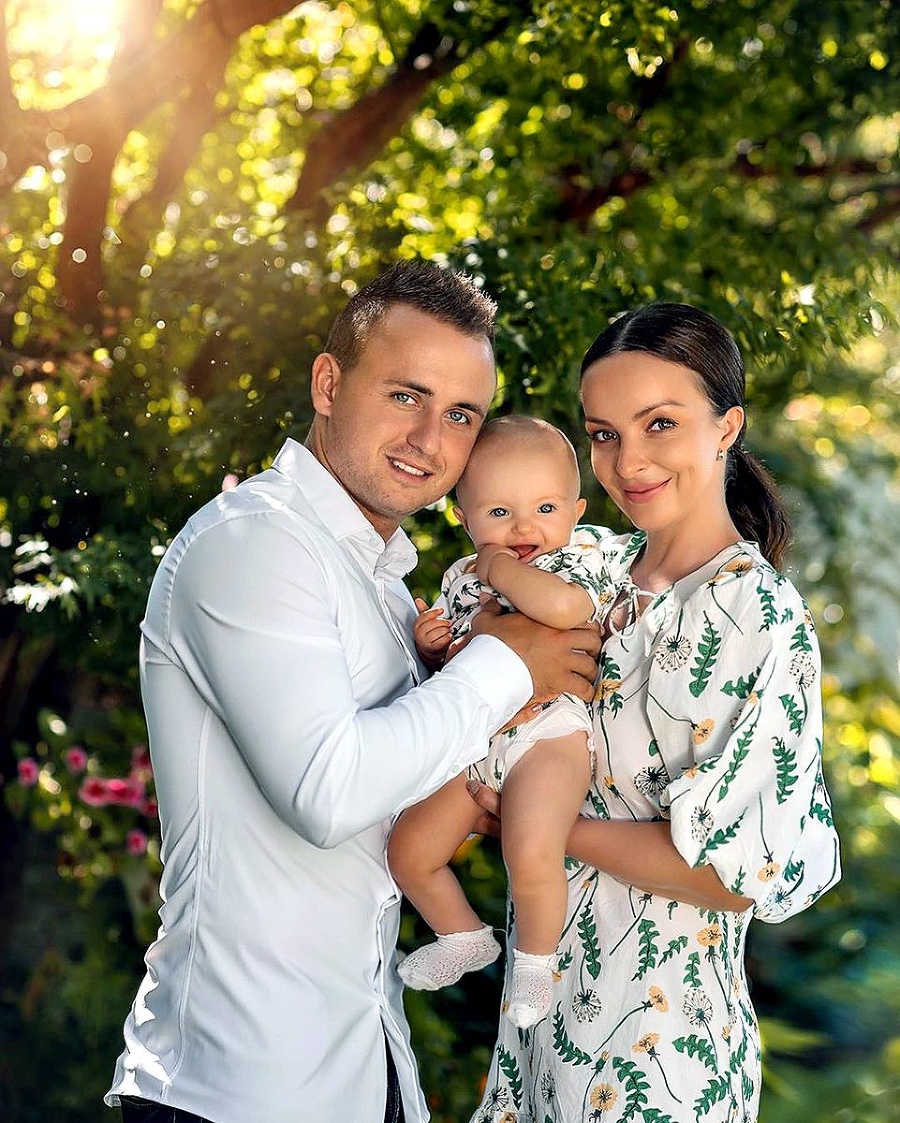Dvojica má ročnú dcérku Lindu.