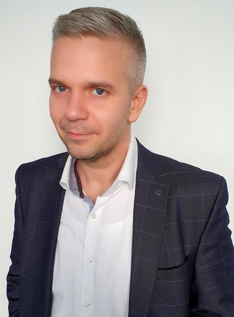 advokát Róbert Bános
