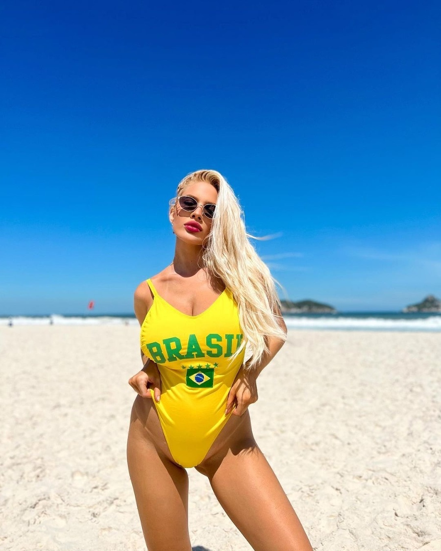 Brazílska influencerka Karoline tvorí