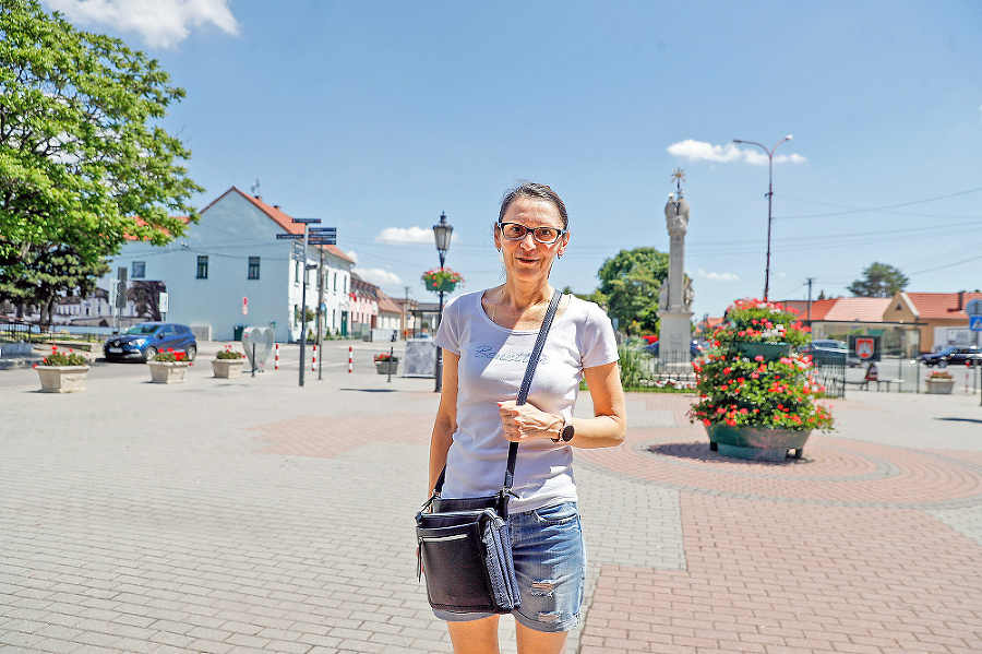 Silvia (49), obyvateľka Podunajských