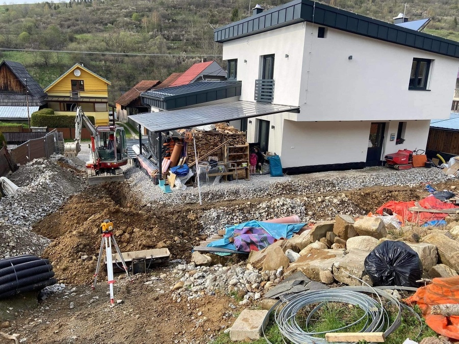 Pred požiarom - Do vysnívaného domčeka vrazila mladá rodina všetky svoje úspory.