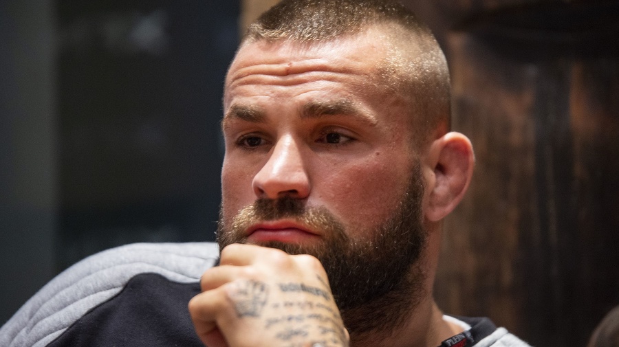 Český zápasník MMA Karlos Vémola.