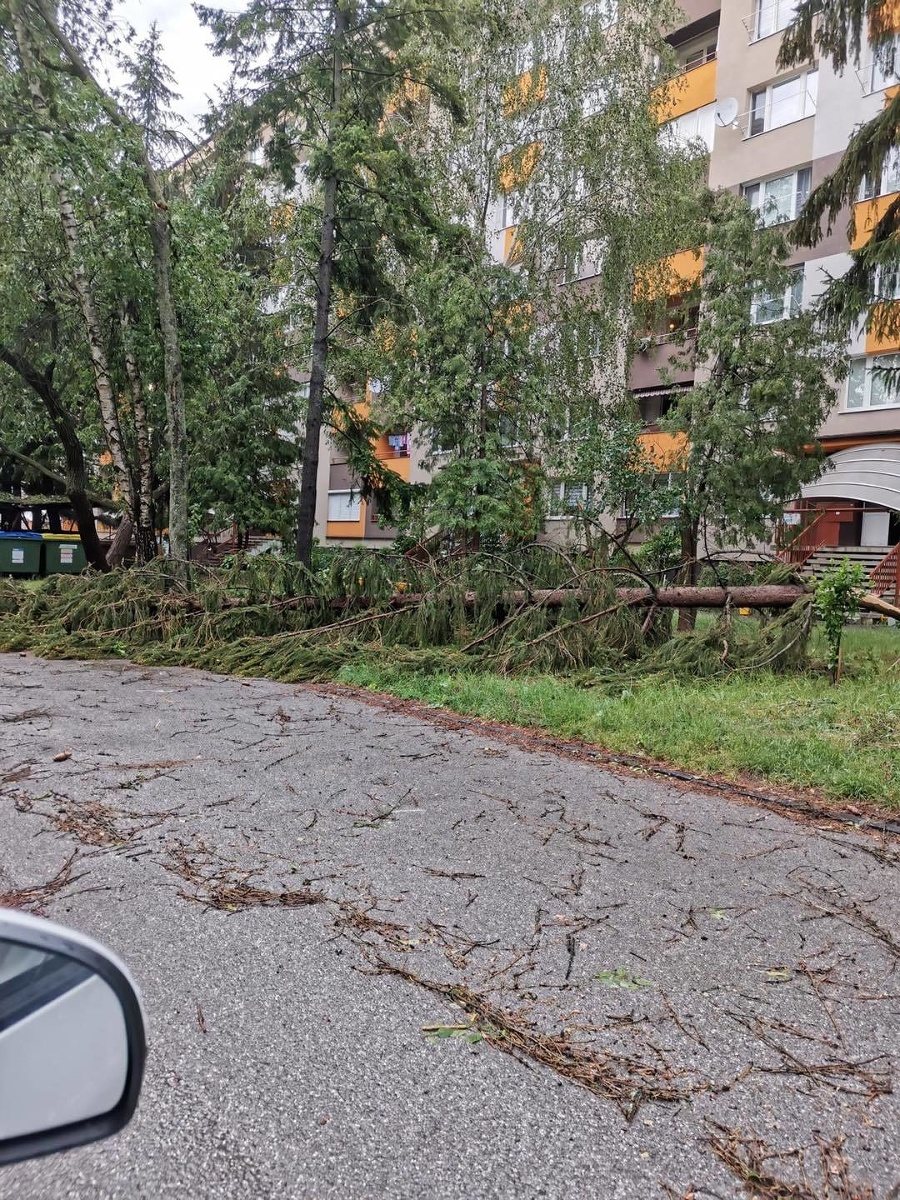 Živel napáchal škody, na