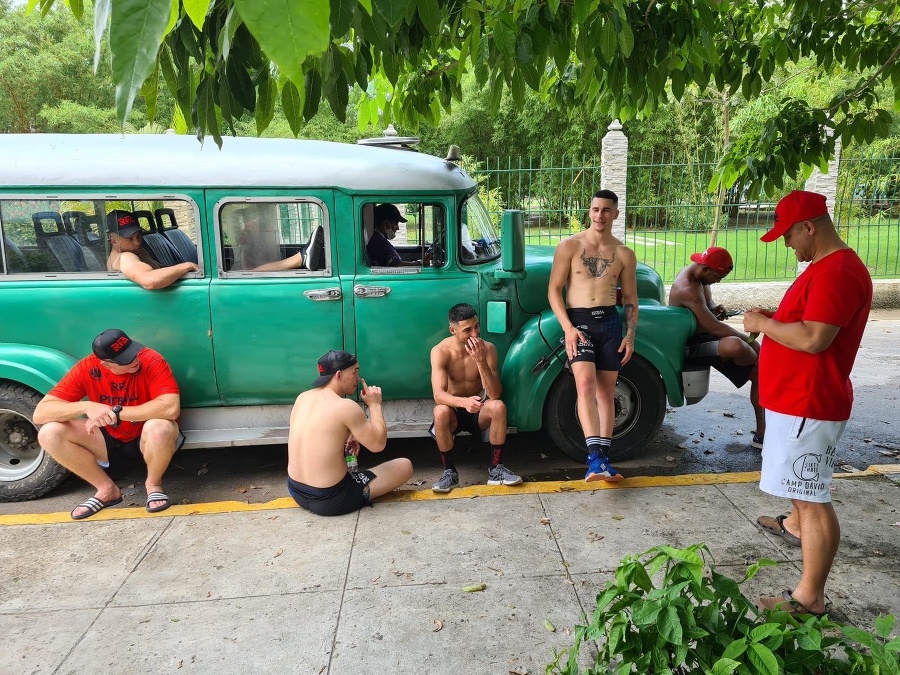 Organizácia RFA uhradila týždenný kemp na Kube pre päticu zápasníkov.
