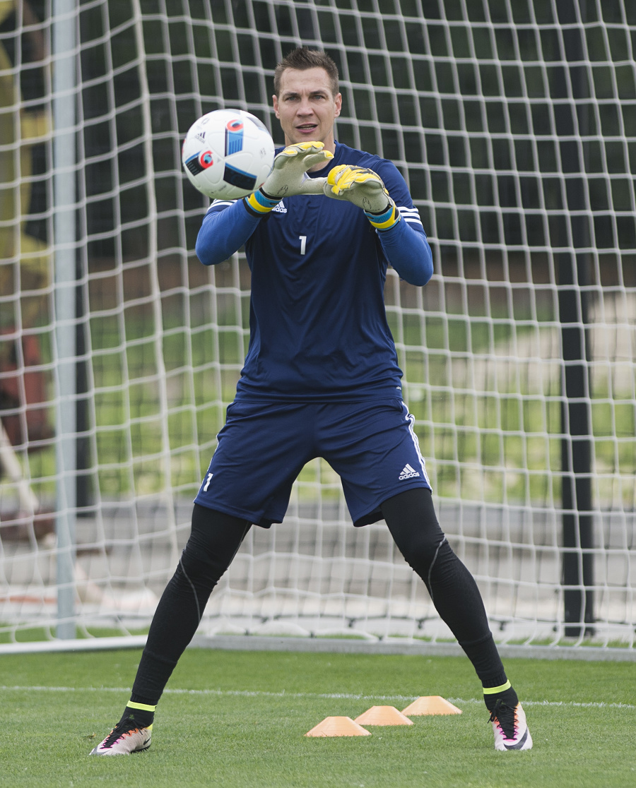 Slovenský futbalový brankár Tomáš