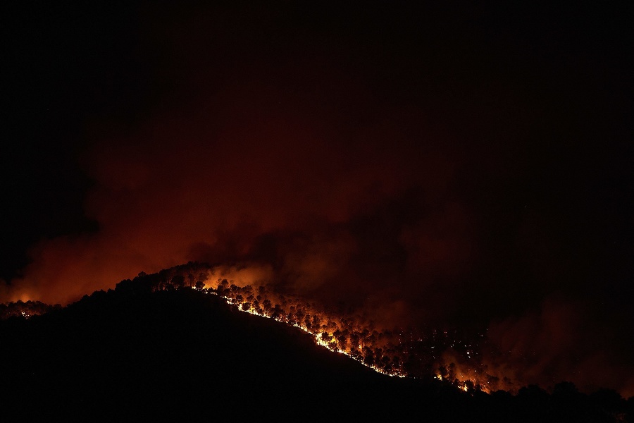 Vlna horúčav vyvolala v Španielsku lesné požiare.