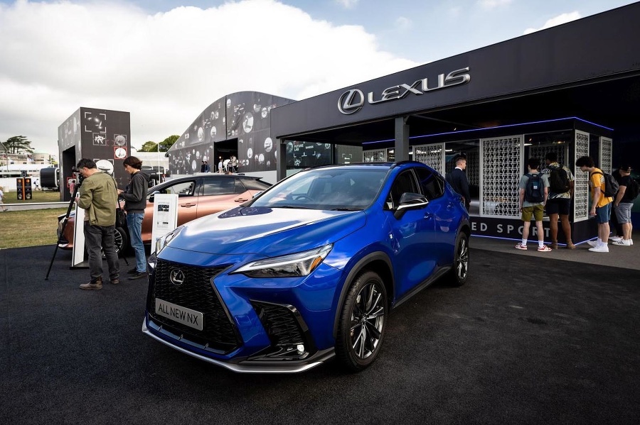 Na Festivale v Goodwoode sa predstavil koncepčný model Lexus Electrified Sport Concept, ale aj SUV RZ 450e a crossover UX 300e.