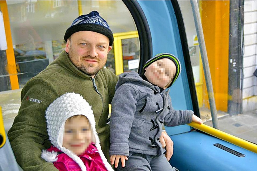 Róbert sa o milovanú dcérku a syna obetavo staral.