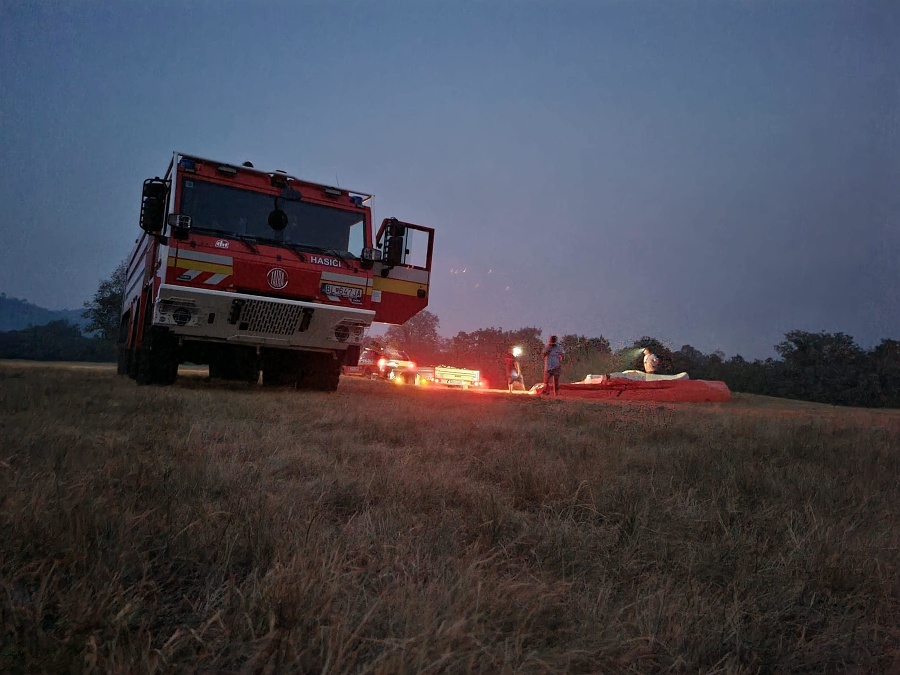 Slovenskí hasiči zasahujú v
