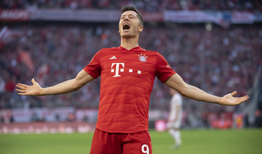 Robert Lewandowski prestúpil z Bayernu do Barcelony. (ilustračné foto)