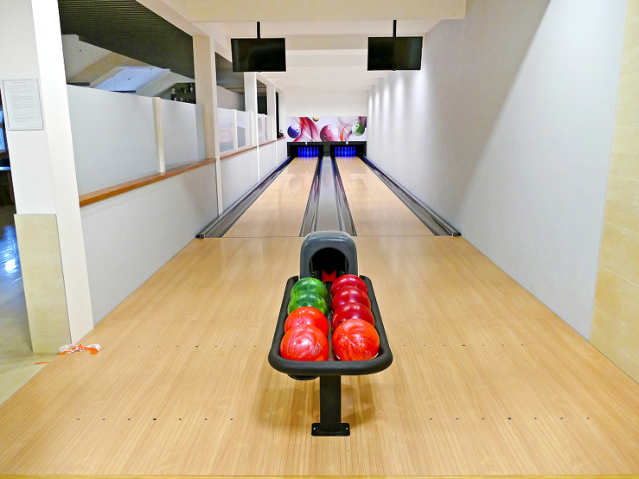 Zahrať si tu môžete aj bowling.