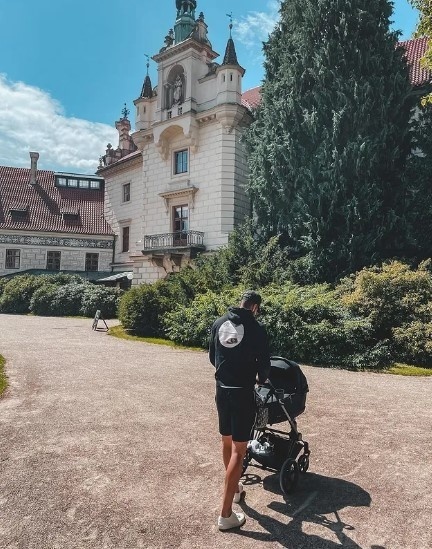 David ako vzorný otec a ešte stíha aj trénovať.