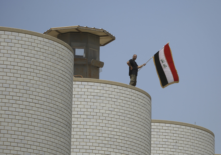 Irak: Demonštranti pokračujú v