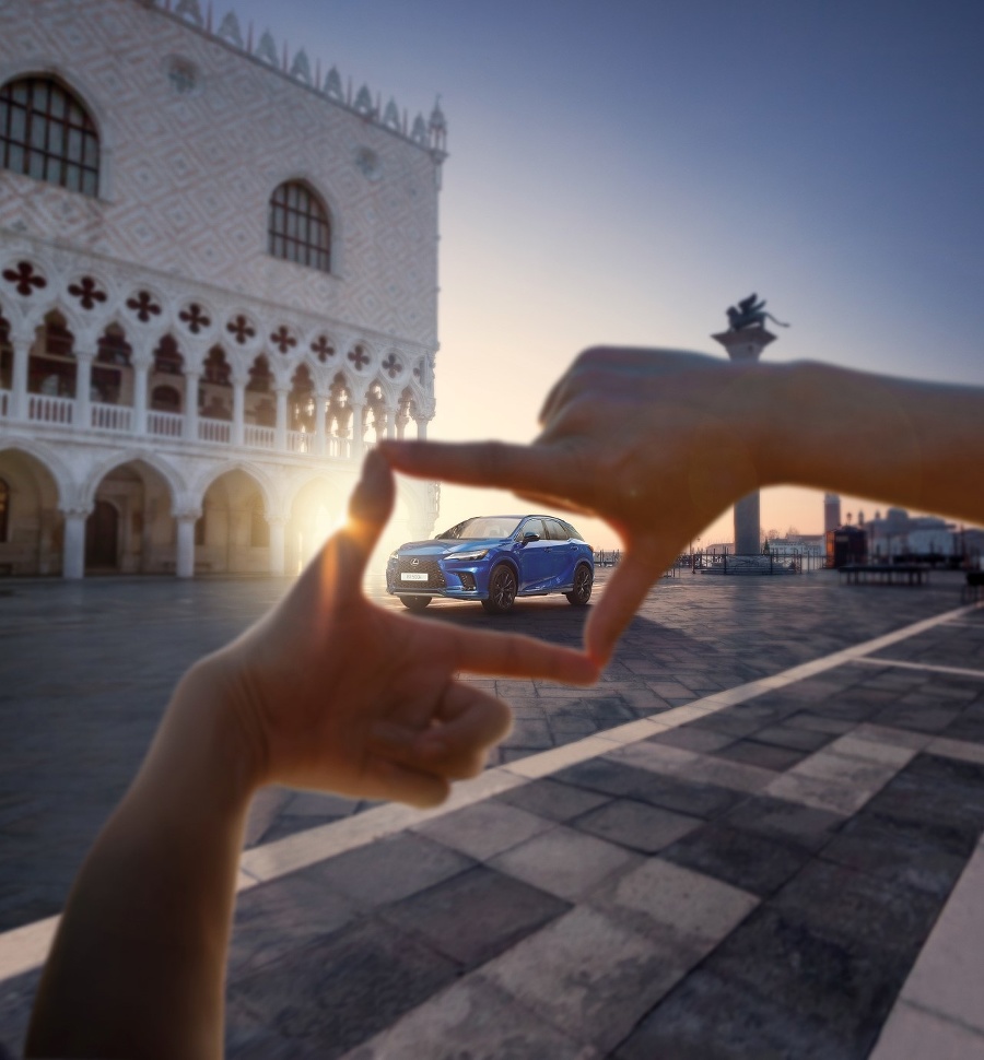 Nový Lexus RX bude hviezdou filmového festivalu v Benátkach.