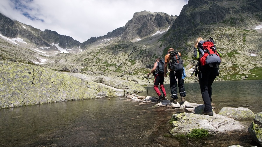 Vysoké Tatry praskajú vo