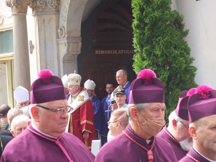 Rozlúčka a pohreb kardinála