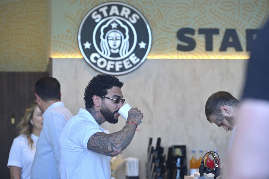 Stars Coffee spoluvlastní Timur