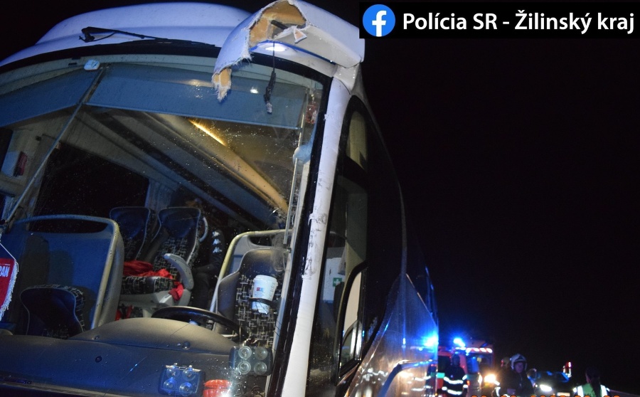 Záber z nehody autobusu