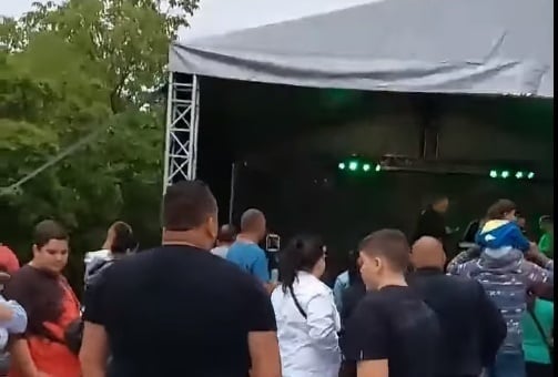 Ľudia si užívali koncert,