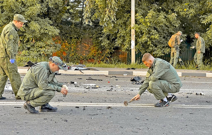 Vyšetrovatelia zaisťovali stopy na