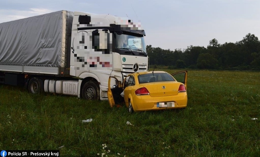 Zrážka kamióna a osobného