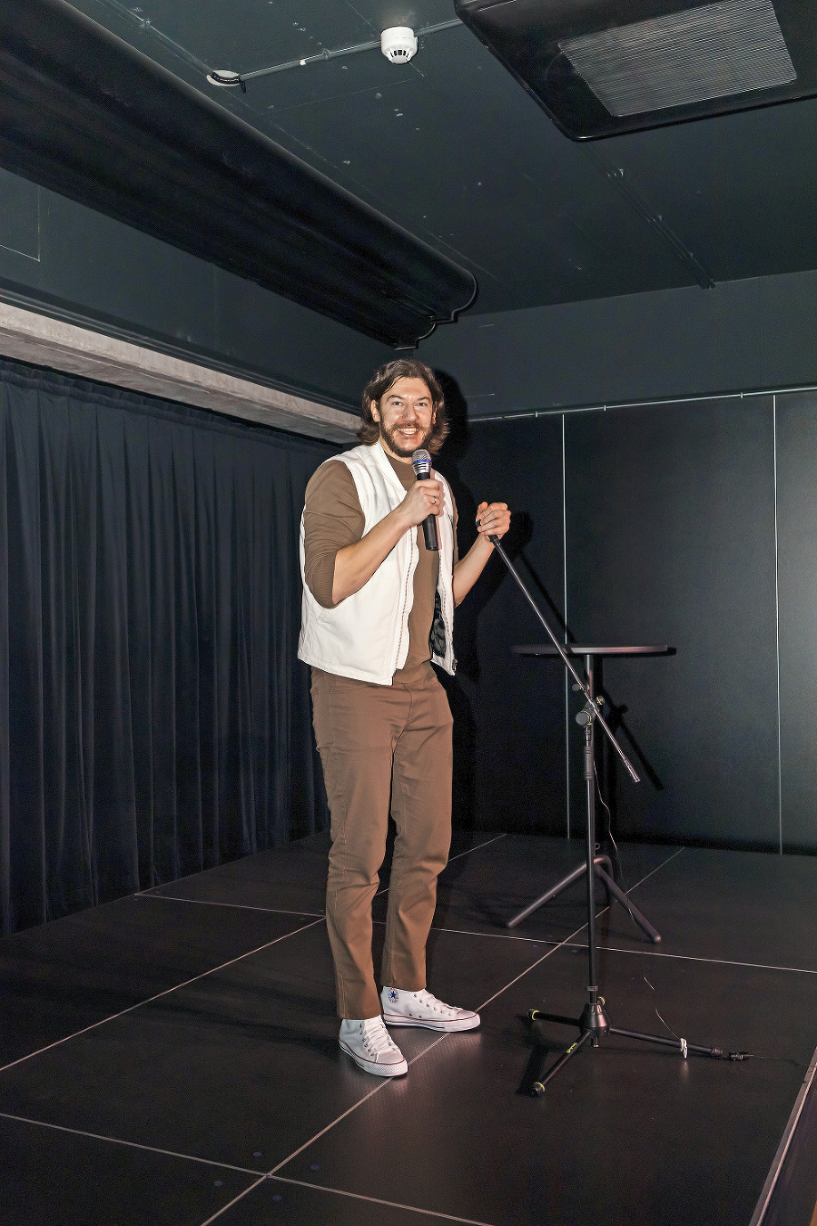 Kryukov ako stand-up komik: Mladý zubár z Ukrajiny je veselá kopa. Príležitostne vystupuje v Silných rečiach.