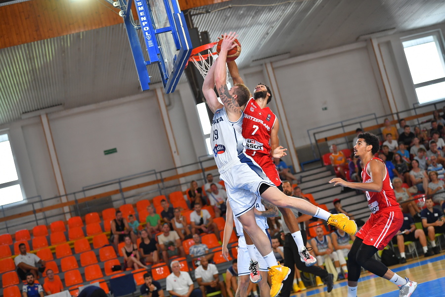 Slovenskí basketbalisti ťahali za