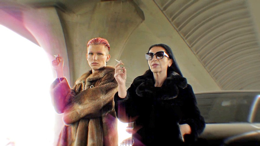 Kabrheľová s dragqueen Slaytiiinou.