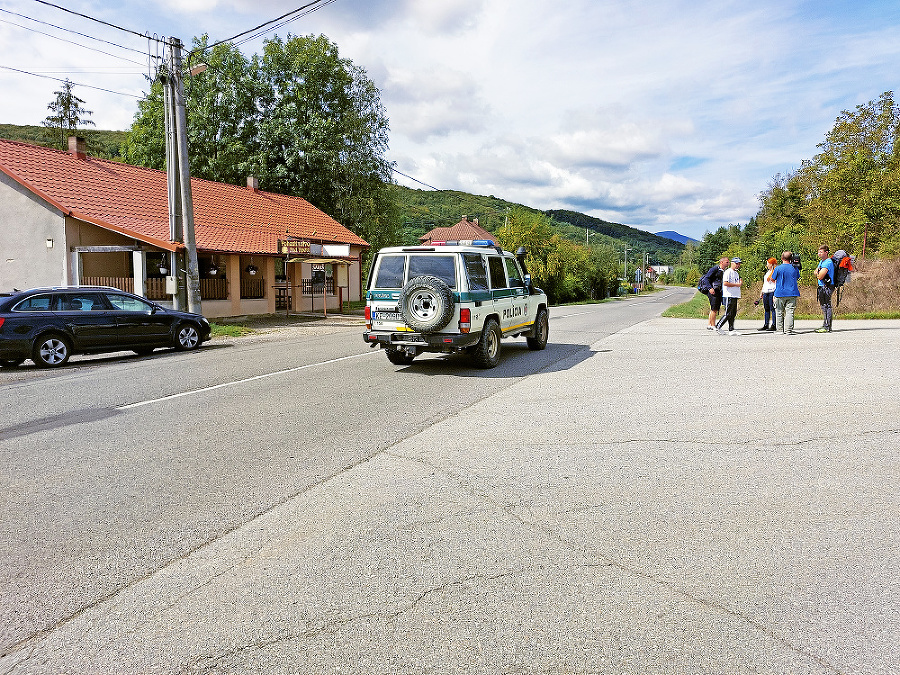 Polícia hliadkovala v obciach,