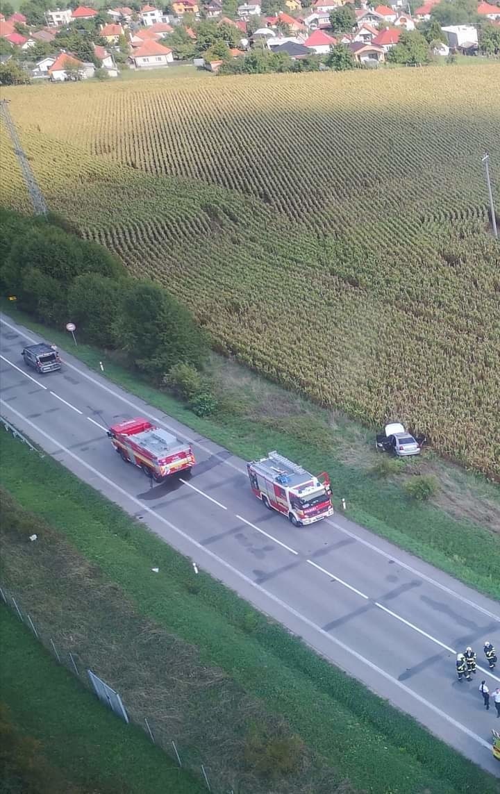 Na mieste nešťastia zasahovali hasiči i leteckí záchranári.