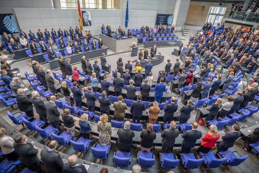 Nemecký parlament si minútou